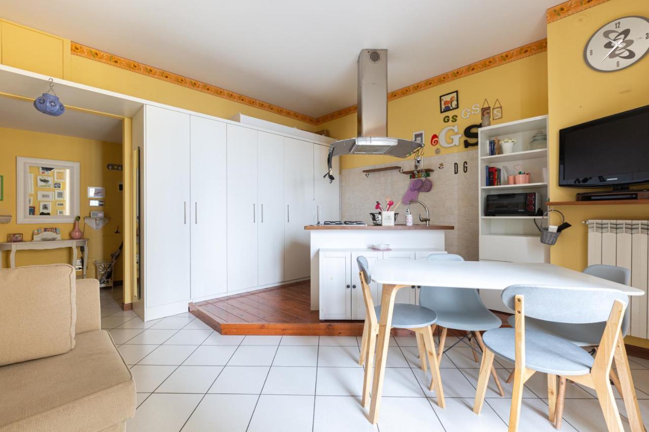 Bnbutler Torelli - Grazioso E Luminoso Bilocale Lejlighed Milano Eksteriør billede